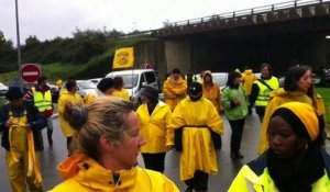 Auray. Les cirés jaunes filtrent les accès à Quiberon