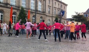 Cancer du sein : le flash mob des gymnastes de l'activité physique adaptée 