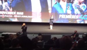 Pierce Brosnan et Olga Kurylenko au CID