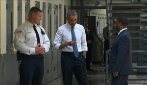 Obama devient le 1er président à visiter une prison américaine