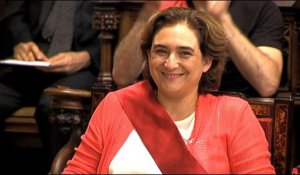 L'"indignée" Ada Colau investie maire de Barcelone