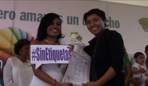 Mexique: mariage gay collectif sur la plage d'Acapulco