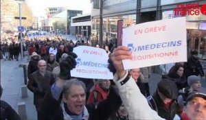 250 médecins bretons manifestent à Rennes contre la loi de Santé