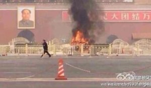 Une voiture prend feu place Tiananmen, trois morts