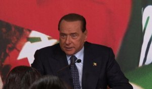 Italie: Berlusconi tente d'éviter son exclusion du Sénat