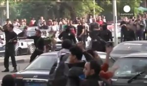 Les Egyptiens manifestent pour leur droit... à manifester