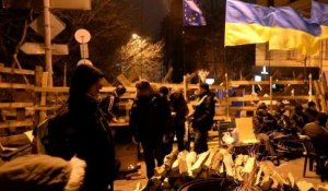 Le président ukrainien accepte des pourparlers, la police démonte les barricades