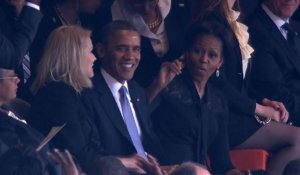 Hommage à Mandela: Barack Obama ovationné par la foule