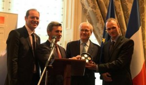 Chris Froome honoré par l'ambassadeur de France à Londres