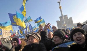 Les Ukrainiens de plus en plus divisés sur la crise politique