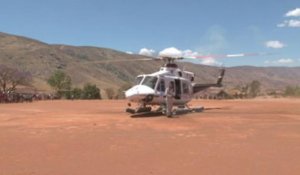 Reportage à Madagascar où les bulletins de vote sont acheminés par hélicoptère