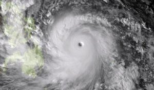 Haiyan, le typhon le plus violent au monde, frappe les Philippines