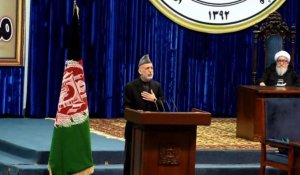 Le président afghan devant les délégués de la Loya Jirga