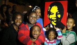 En direct : les Sud-Africains disent au revoir à Nelson Mandela