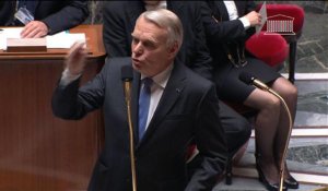 Ayrault appelle à un "sursaut après l'agression contre un député