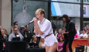 Miley Cyrus allume la scène des MTV EMAs