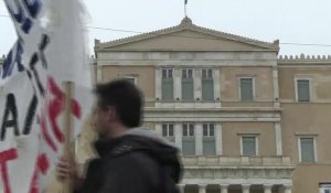 Grèce: plus de 25.000 personnes manifestent contre l'austérité