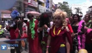 Des centaines de LGBT paradent au Népal