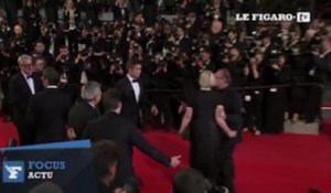 Cannes : la montée des marches de Robert Pattinson