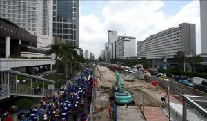 Des milliers d'Indonésiens défilent pour des hausses de salaires