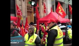 Mobilisation des salariés d'Areva devant le siège parisien