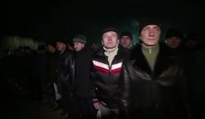 Ukraine: Porochenko accueille en héros les soldats libérés
