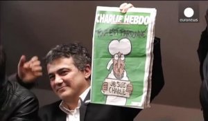 Les survivants de Charlie Hebdo présentent le nouveau numéro, avec Mahomet en Une