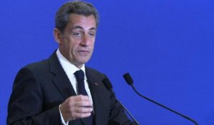 UMP: Sarkozy accueille les adhérents et évoque les attentats