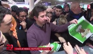 Le zapping du 15/01/15 : Charlie Hebdo : des clients hystériques face à la rupture de stock