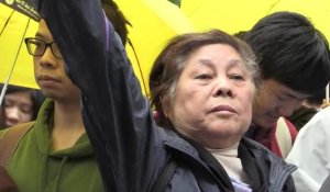 Hong Kong: la police évacue les derniers irréductibles
