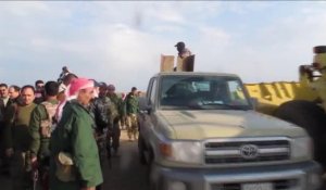 Irak: Barzani célèbre la levée du siège du Mont Sinjar