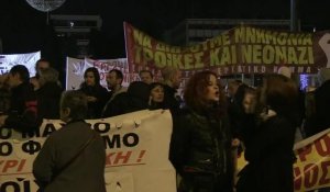 Grèce: manifestation devant le parlement lors du vote du budget