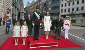 Espagne: Felipe VI devient capitaine des armées et passe en revue les troupes