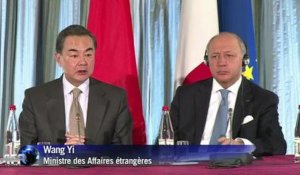 France-Chine: Fabius appelle à un dialogue "sérieux et régulier"