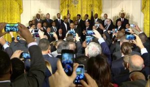 Obama accueille les champions de NBA à la Maison Blanche