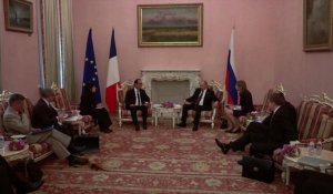 Mistral à la Russie: aucune décision prise selon Hollande