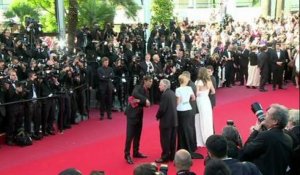 Léa Seydoux, Adèle Exarchopoulos et Abdellatif Kechiche sur le tapis rouge