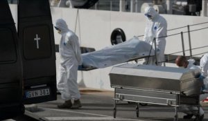 Naufrage: les corps des migrants débarqués à Malte