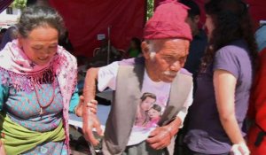 Séisme au Népal: un centenaire parmi les rescapés