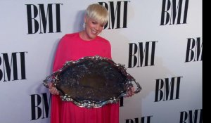 Exclu Vidéo : Pink succède à Taylor Swift à la tête des BMI Awards !