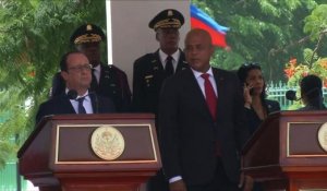 Hollande en Haïti tente d'apaiser la polémique sur la dette