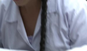 Nancy, une des premières indigènes boliviennes future médecin