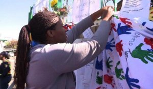 Les Sud-Africains rendent hommage à Mandela devant son hôpital