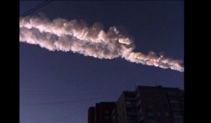 Chutes de météorites en Oural: des centaines de blessés