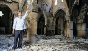 Bibles brûlées et murs calcinés dans une église copte de Gizeh