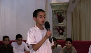 Algérie: des enfants récitent le Coran pour le ramadan