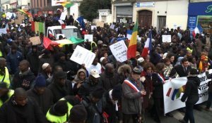 Montreuil: manifestation en soutien à l'action française au Mali