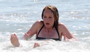 Helen Hunt s'étale pendant le tournage de son nouveau film, Ride