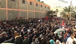 Tunisie: Marée humaine aux obsèques de Chokri Belaïd