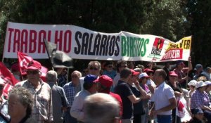 Des milliers de Portugais réclament la démission du gouvernement